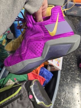 Nike Kids High-Top Sneakers in Fuchsia & Gold